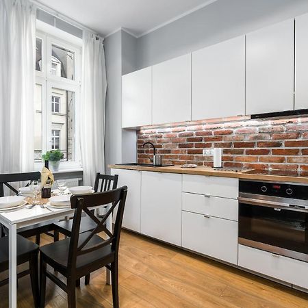 Old Town Apartment Garbary By Noclegi Renters Poznań Exteriör bild