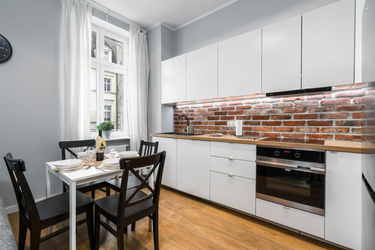 Old Town Apartment Garbary By Noclegi Renters Poznań Exteriör bild