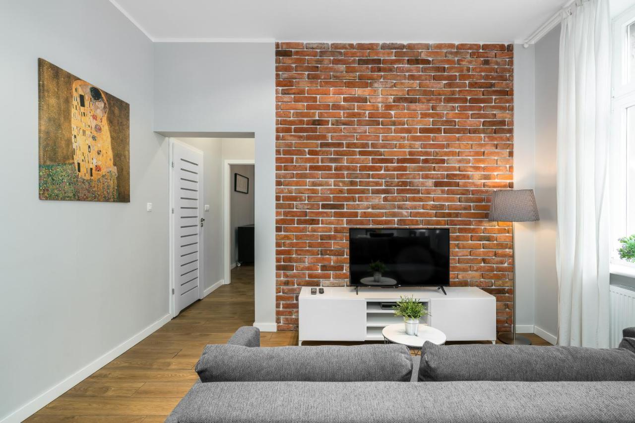 Old Town Apartment Garbary By Noclegi Renters Poznań Exteriör bild